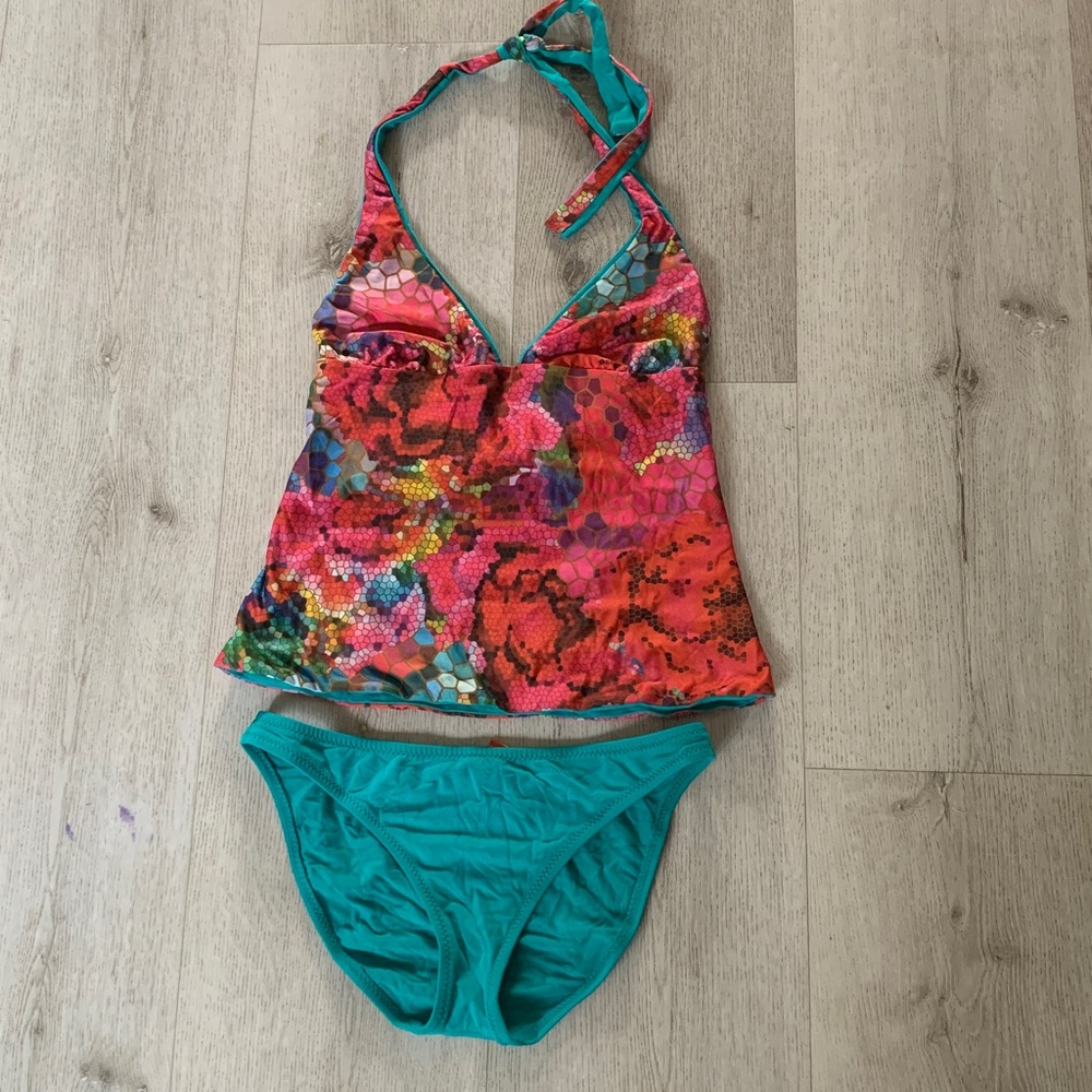Becca Tankini Halter Top Swimsuit Reversible size M multicolored green beach